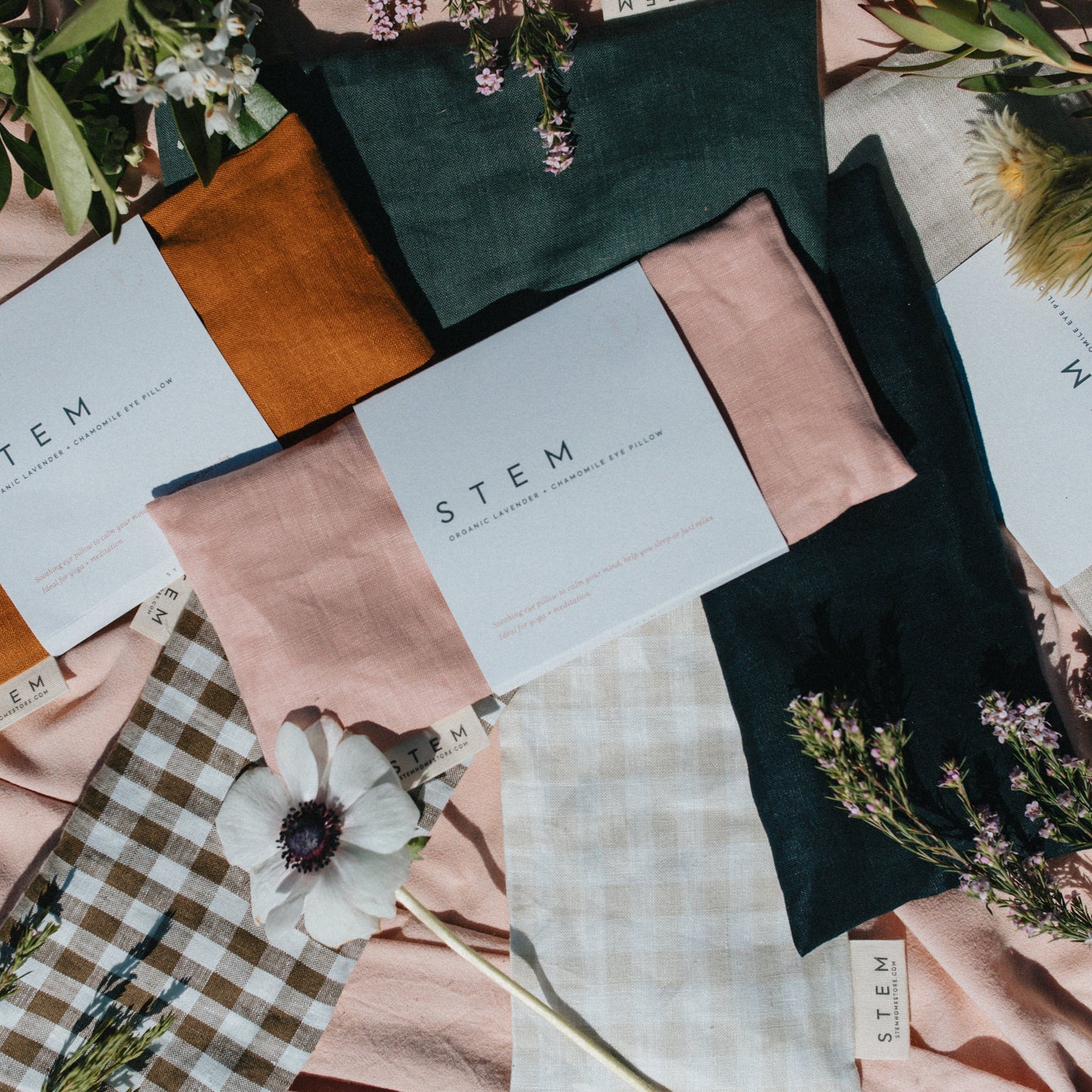 LAVENDER + CHAMOMILE EYE PILLOW - PETAL ** PRE-ORDER **