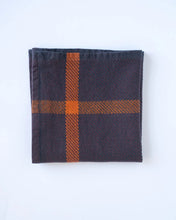Load image into Gallery viewer, COTTON WASH CLOTH - CURRANT &amp; PETROL BLUE
